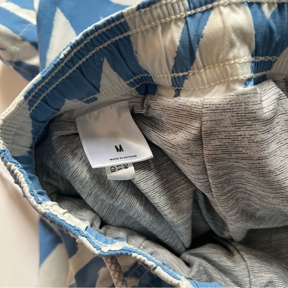 Express Mens Swim Trunks - Picture 2 of 4